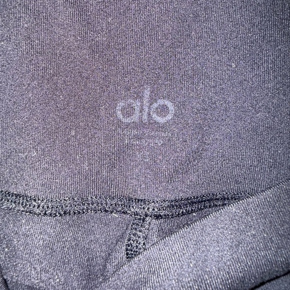 ALO Yoga Black Leggings - Picture 4 of 4